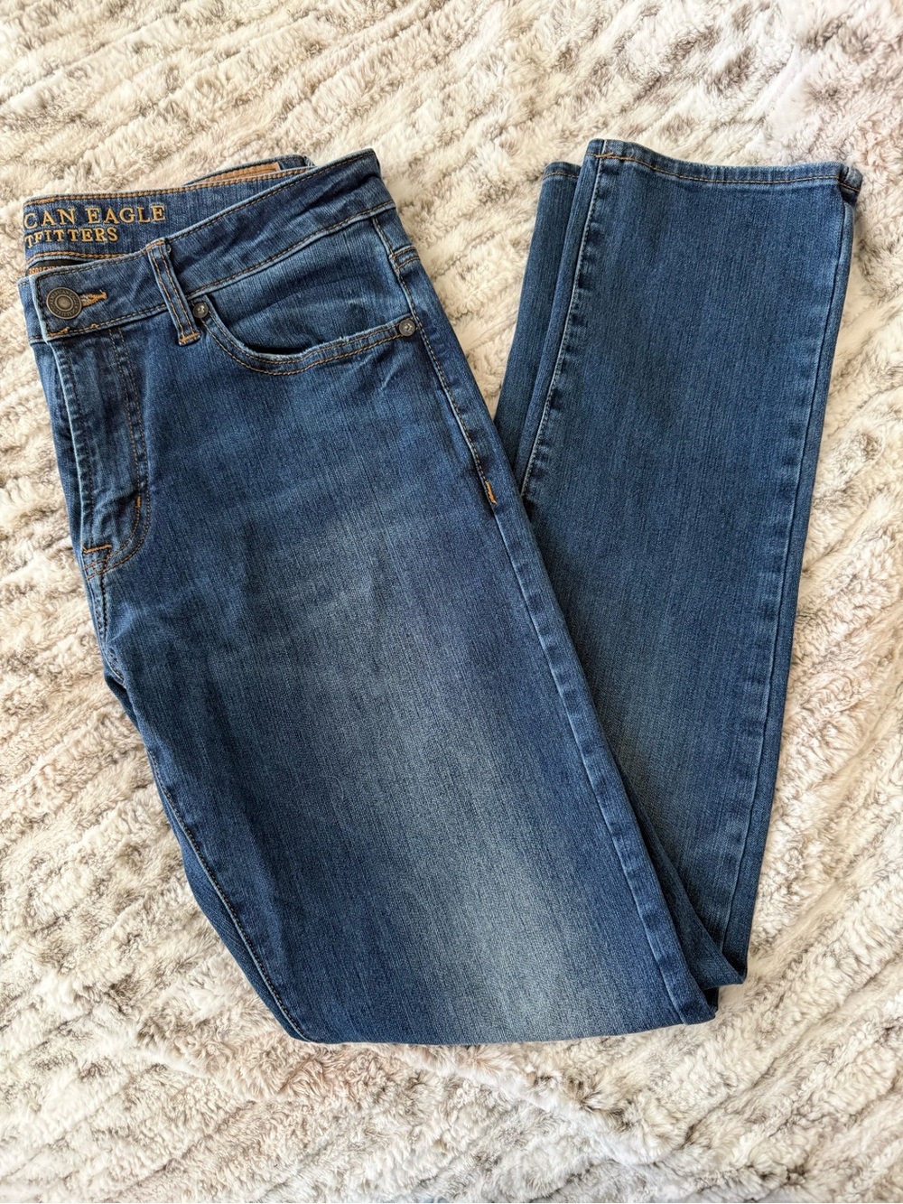 American Eagle Outfitters Men’s Medium Wash Straight Jeans